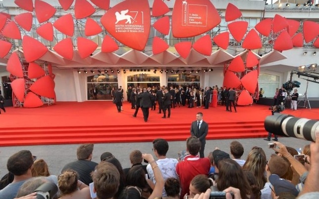 Liên hoan phim Venice khai mạc: Các ngôi sao hàng đầu thế giới trở lại trên thảm đỏ